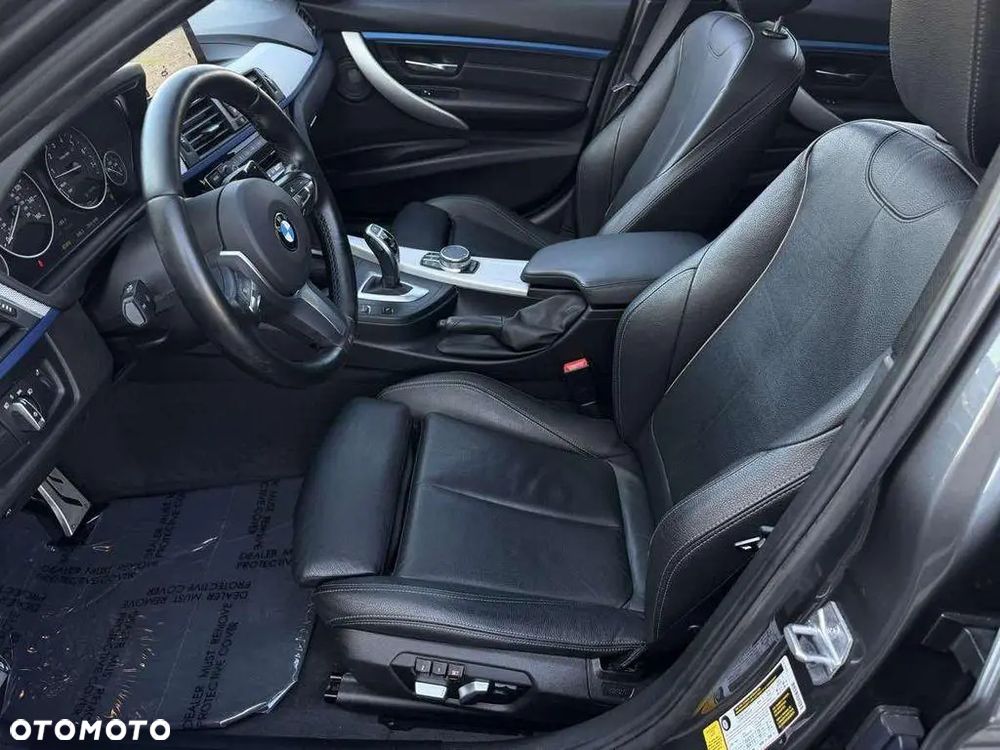BMW Seria 3 330i xDrive Edition M Sport Shadow - 16