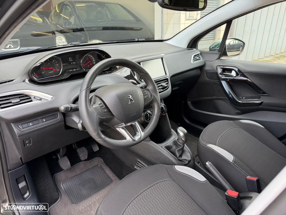 Peugeot 208 1.4 HDi SE Style - 9