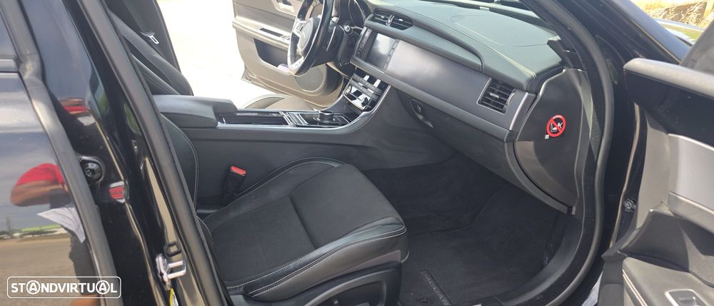 Jaguar XF Sportbrake 20d AWD Aut. R-Sport - 23