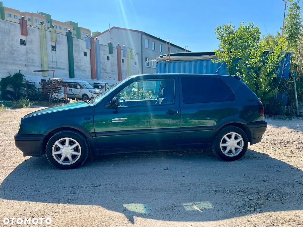 Volkswagen Golf 1.6 CL - 11