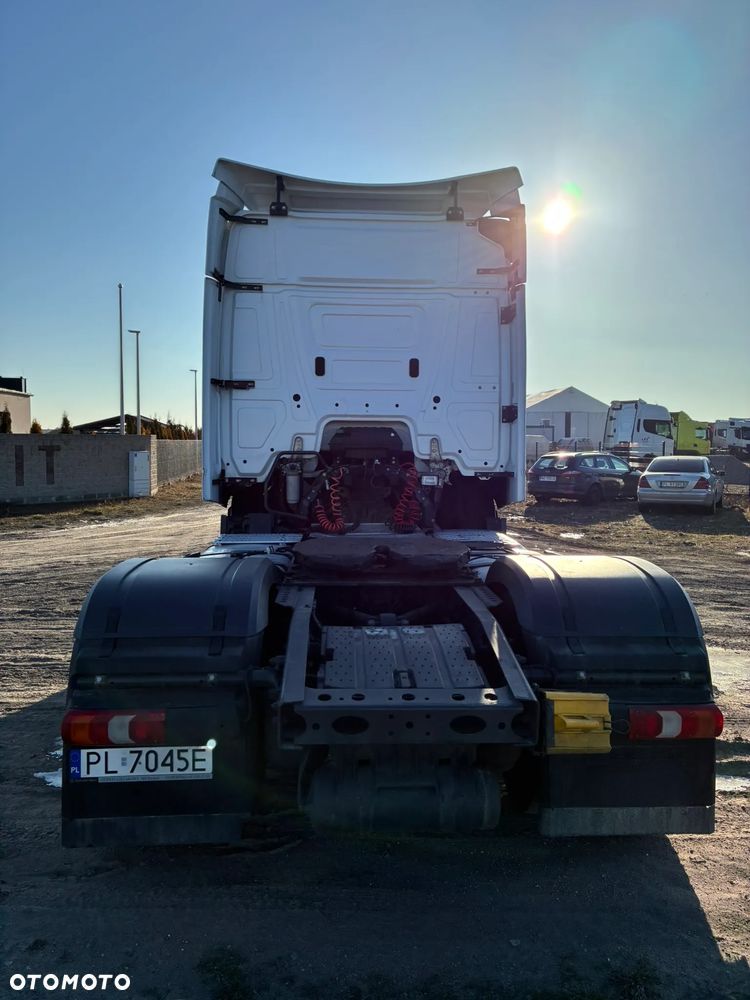 Mercedes-Benz Actros - 10