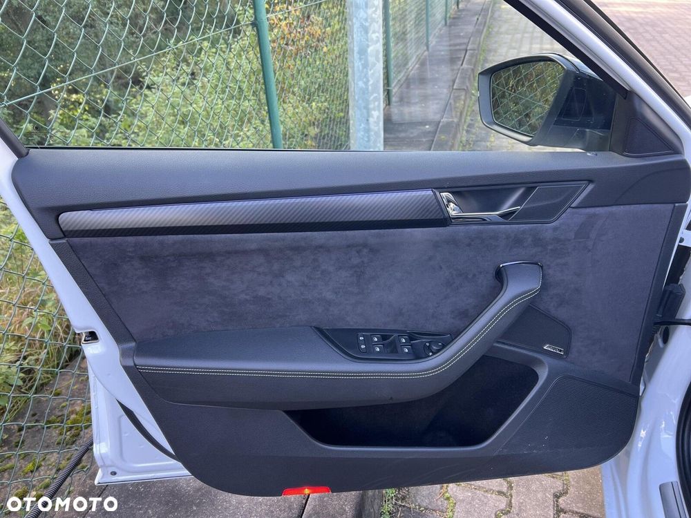 Skoda Superb 2.0 TDI SCR 4x4 Sportline DSG - 21
