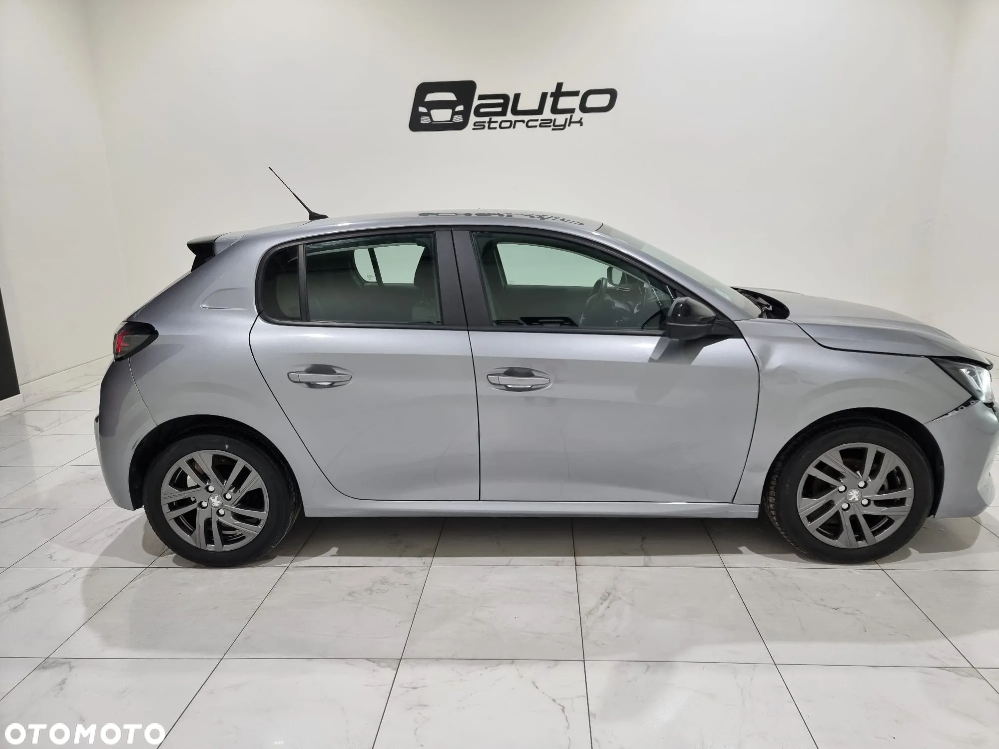 Peugeot 208 - 10