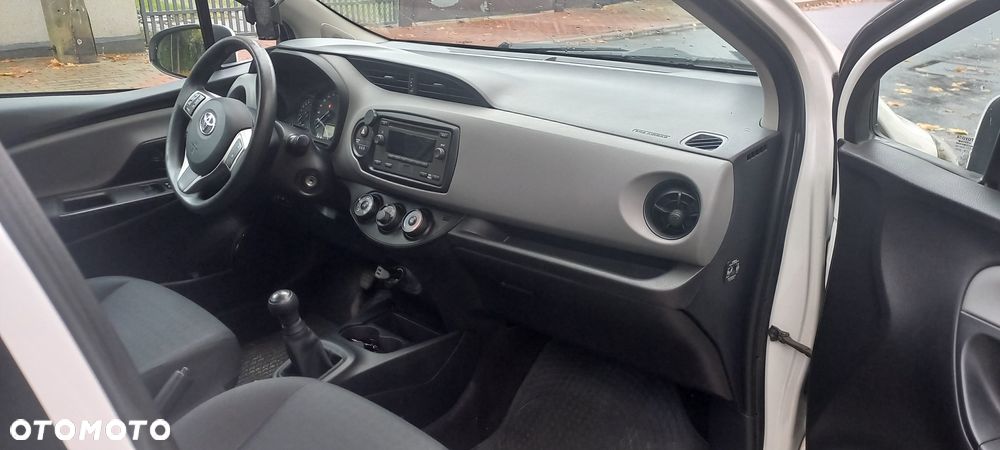 Toyota Yaris - 12