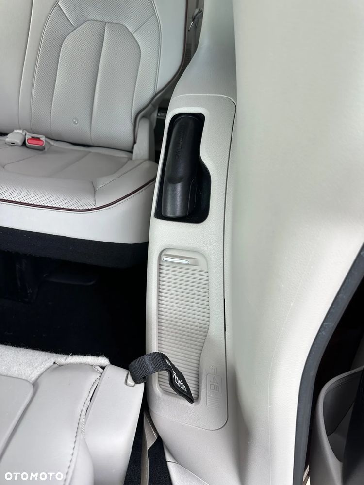 Chrysler Pacifica - 22