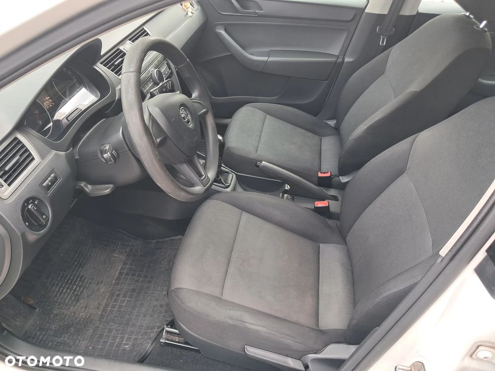 Skoda RAPID 1.2 TSI Active - 10