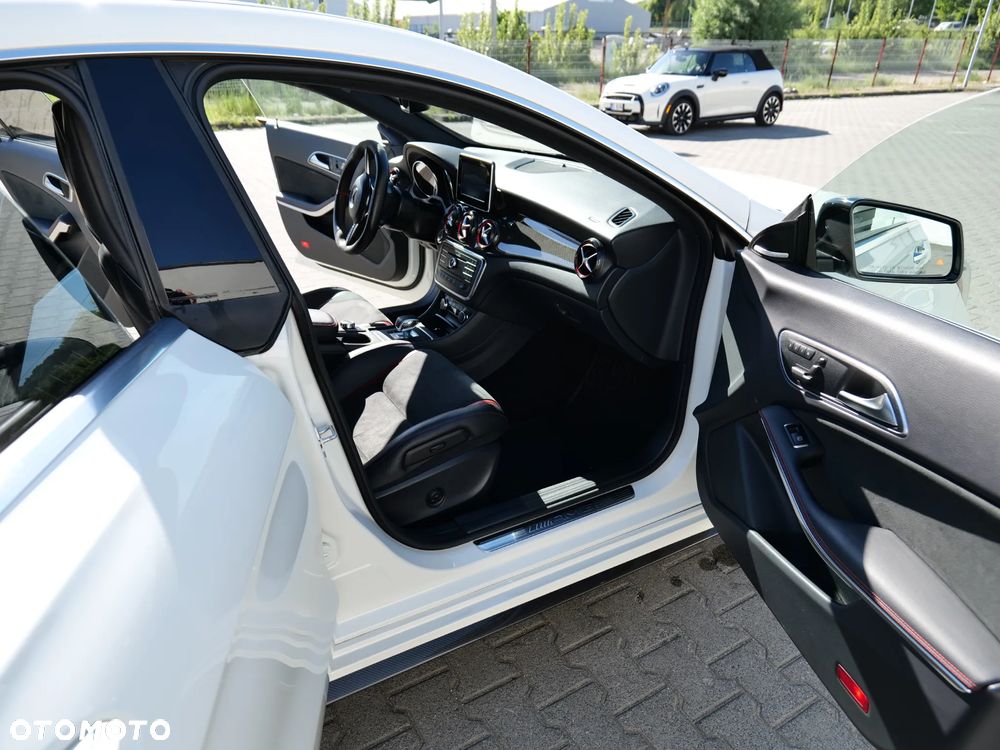 Mercedes-Benz CLA 45 AMG 4-Matic - 18