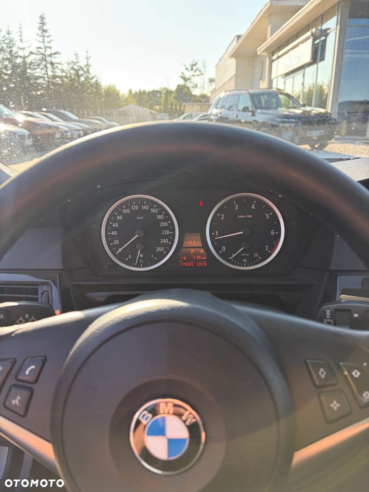 BMW Seria 5 545i - 13