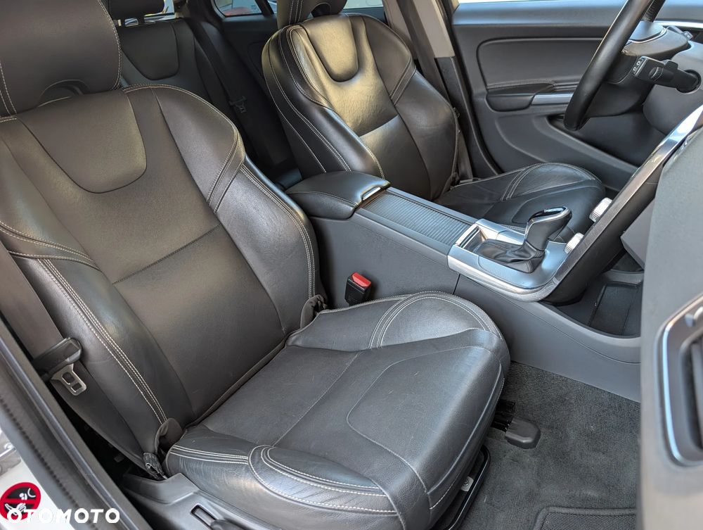 Volvo V60 D3 Geartronic Summum - 23