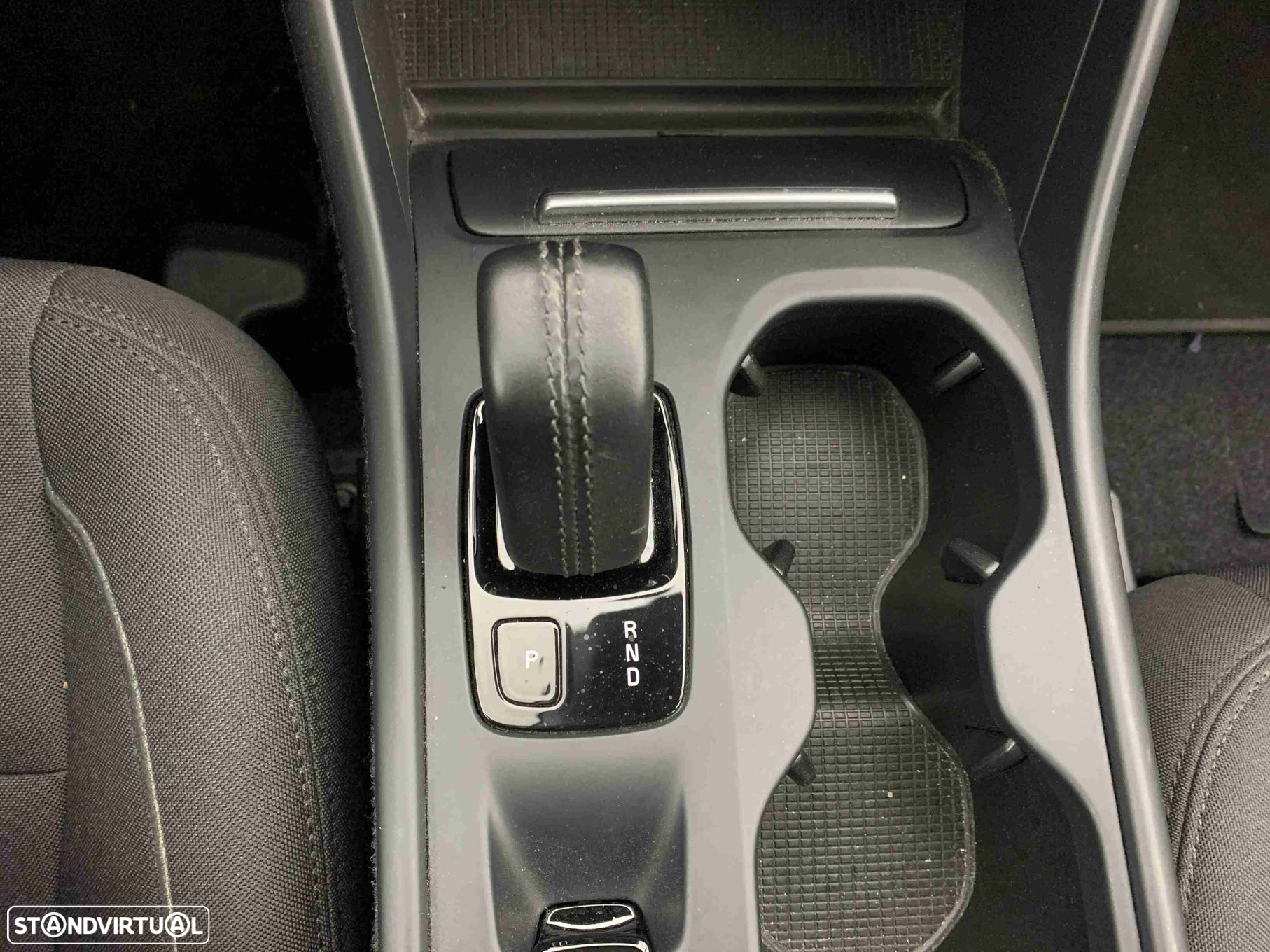 Volvo XC 40 2.0 B4 Momentum Plus - 10