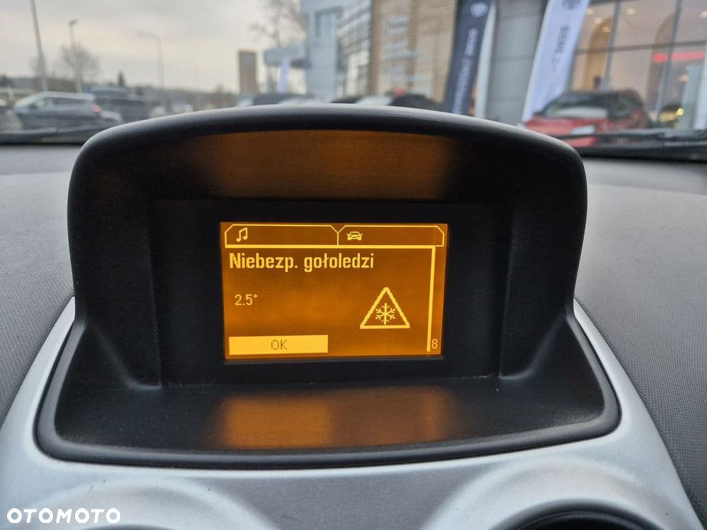 Opel Corsa 1.2 16V Essentia - 20