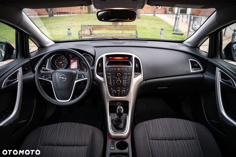Opel Astra 1.4 T Enjoy - 8