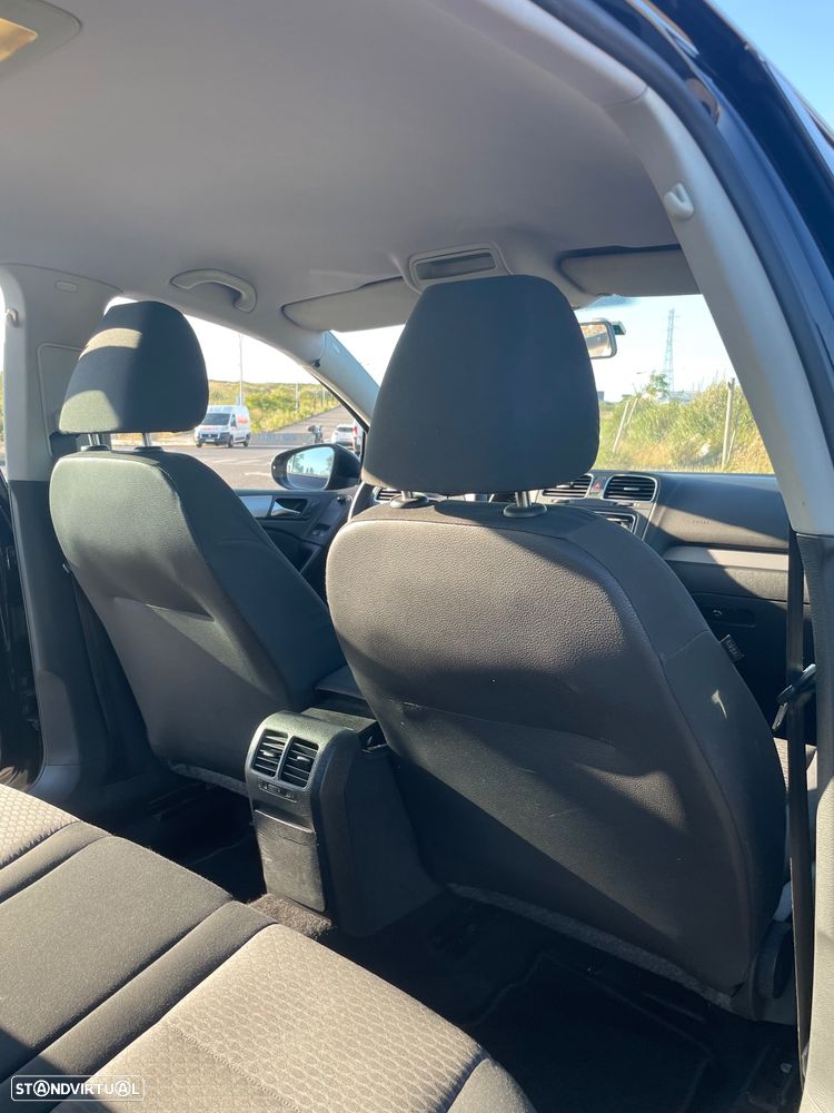 VW Golf 1.6 TDi DPF BlueMotion - 12