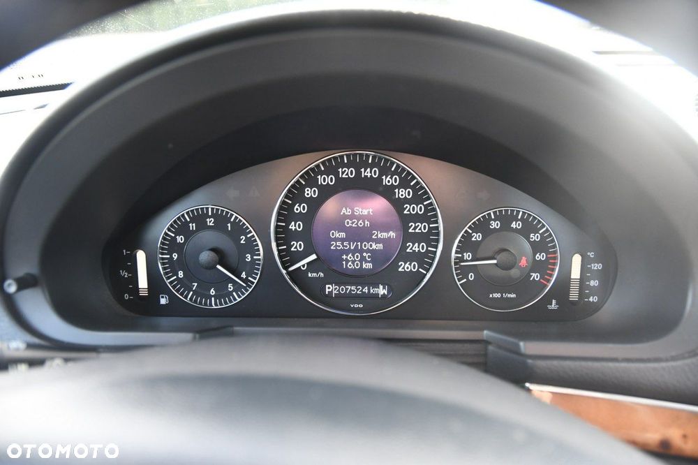 Mercedes-Benz Klasa E - 27