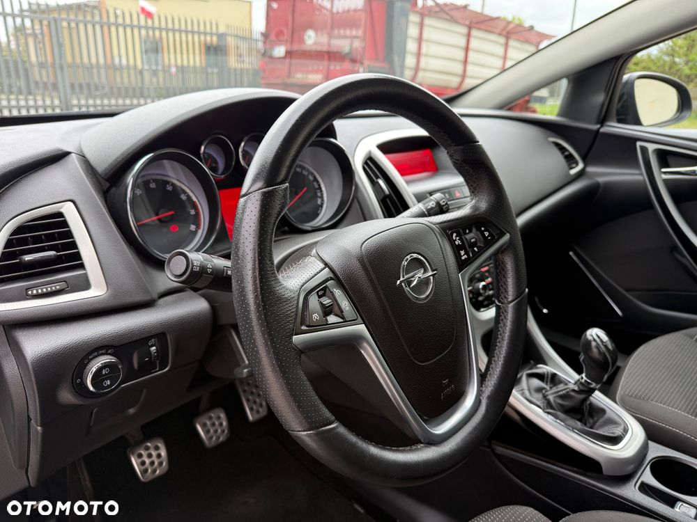 Opel Astra 1.6 Turbo Edition - 19
