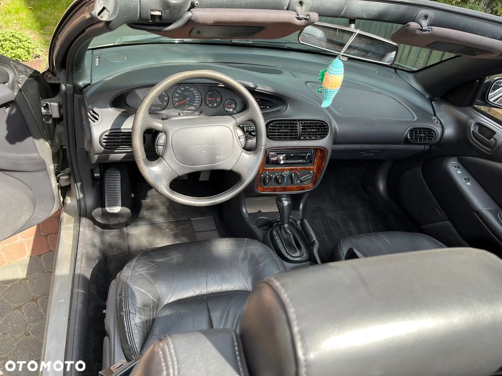Chrysler Stratus - 29