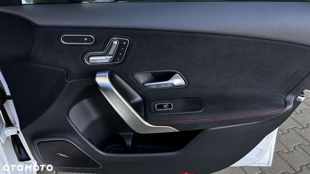 Mercedes-Benz Klasa A 220 4-Matic AMG Line 8G-DCT - 23