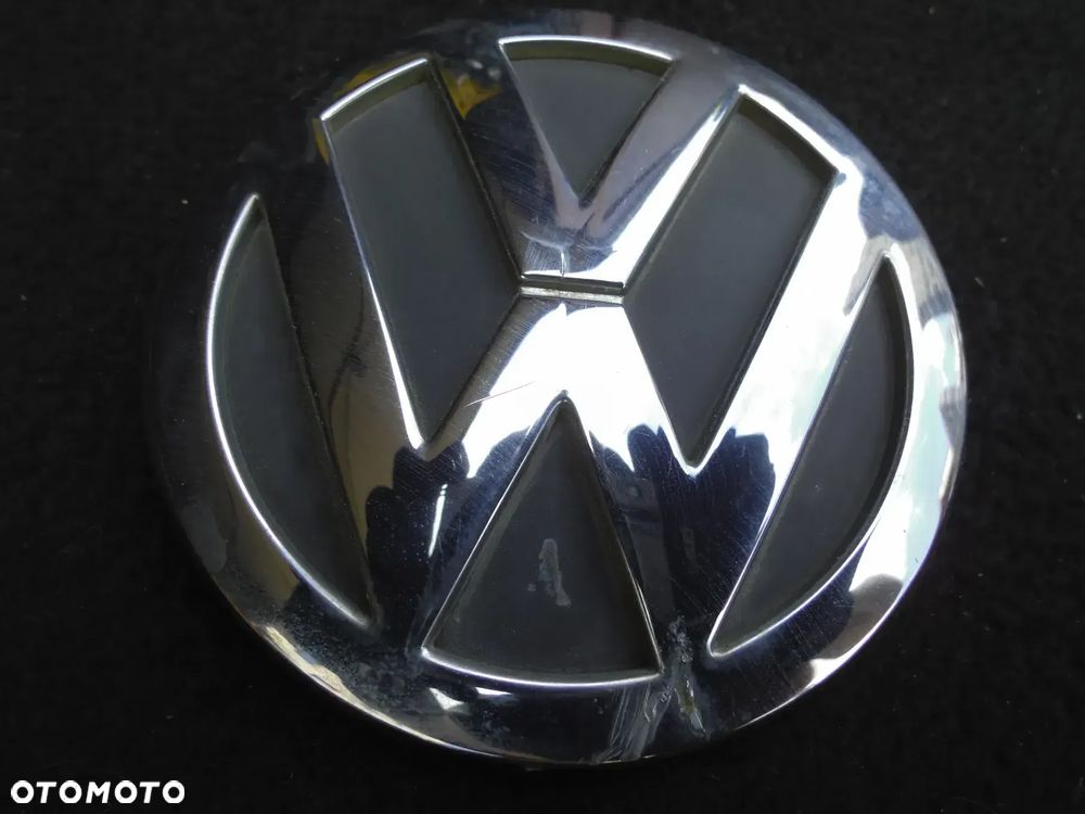 EMBLEMAT VW ZNACZEK KLAPY TYŁ VOLKSWAGEN 1J6853630A/B GOLF IV LUPO POLO III - 1