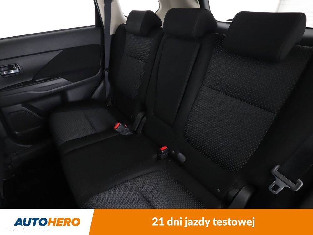 Mitsubishi Outlander - 14