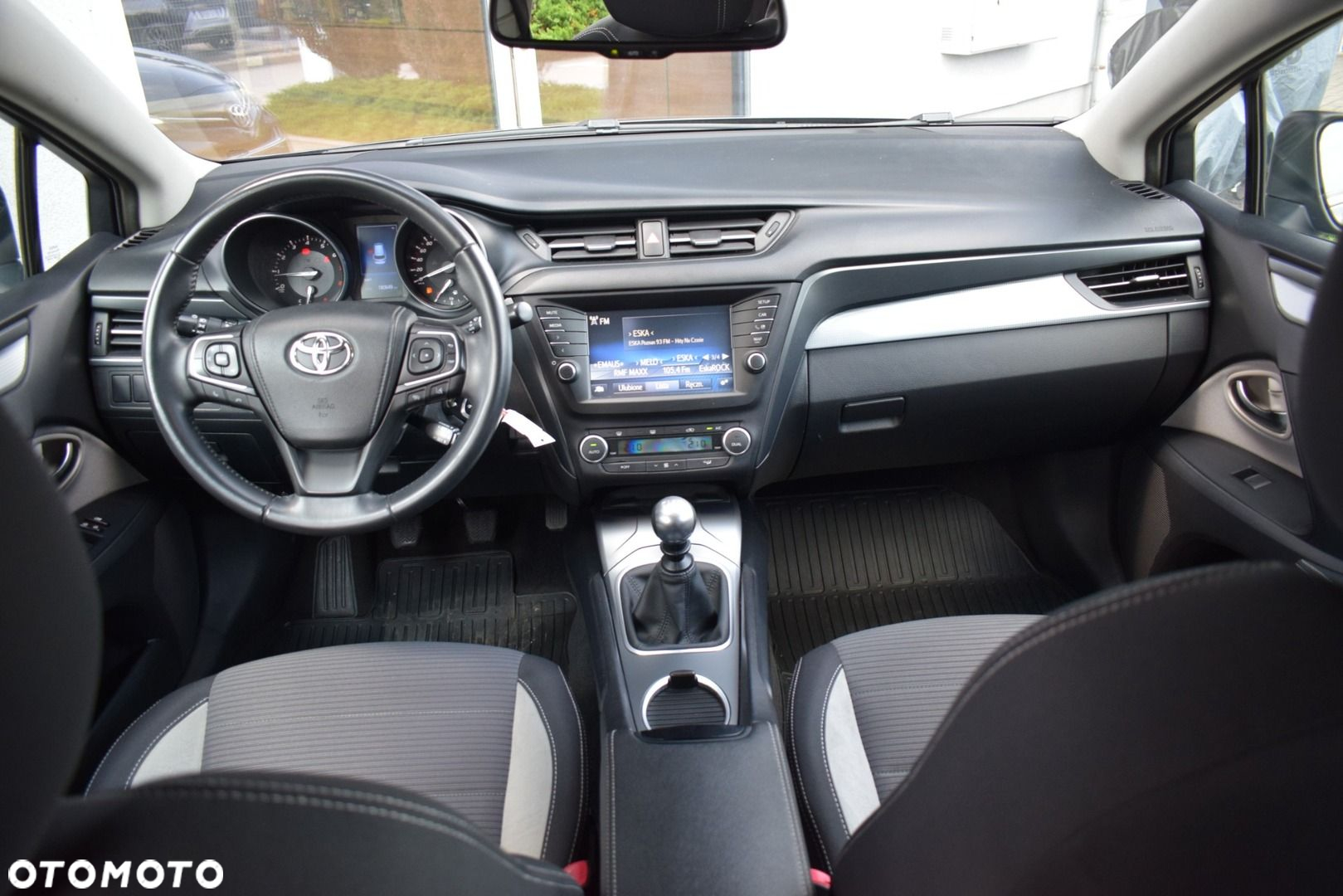 Toyota Avensis - 16