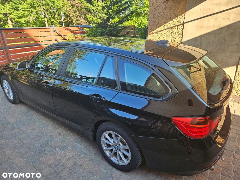 BMW Seria 3 320d xDrive - 10