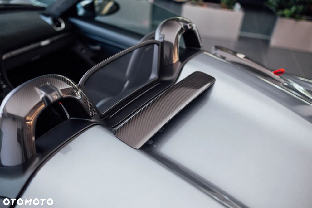 Porsche 718 Spyder - 37