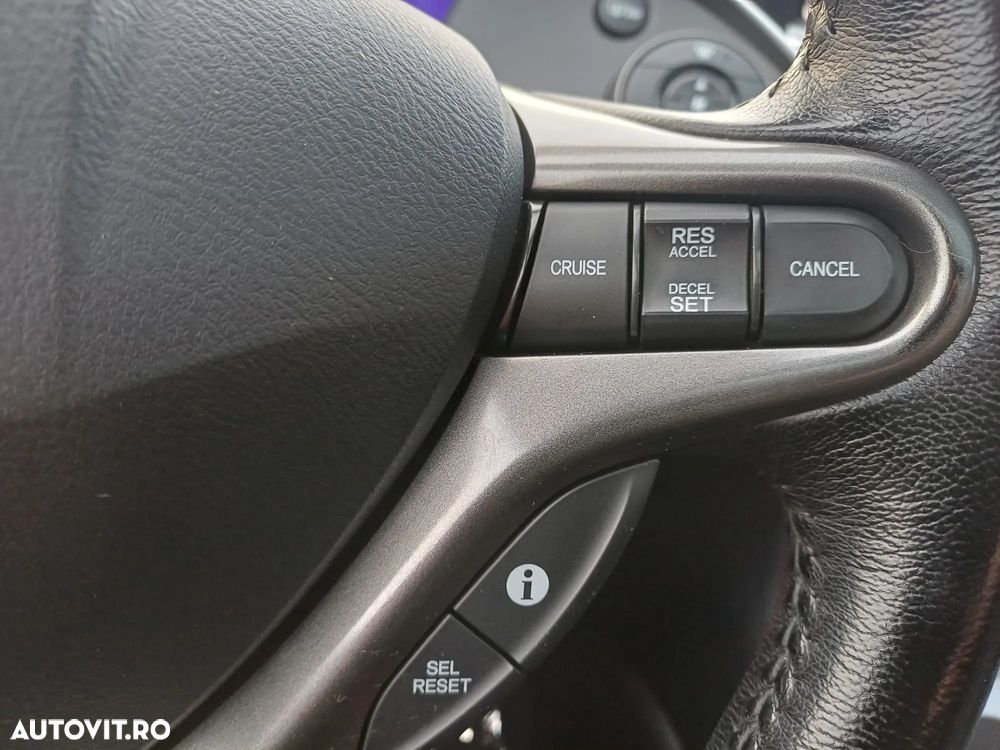 Honda Civic 1.8 SOHC i-VTEC MT Executive - 17