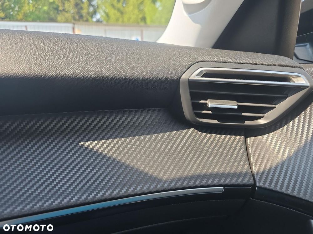 Peugeot 2008 1.5 BlueHDi Allure S&S - 21