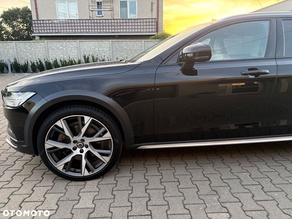 Volvo V90 Cross Country - 5