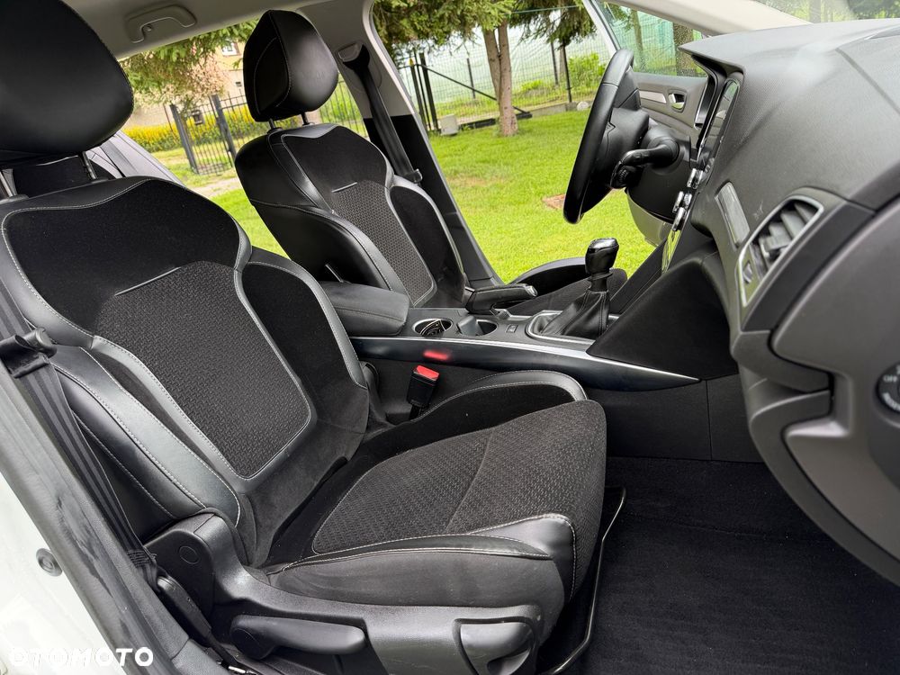 Renault Megane 1.2 Energy TCe Intens - 17