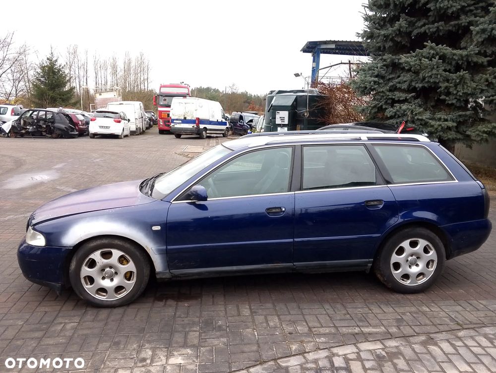 Audi A4 B5 FL (97-01r.) 2.4 B 164KM. Silnik ARJ Skrzynia EAE lakier LZ5K / 5J Nagłośnienie BOSE. Cały na części. GWARANCJA !!!  Przód Tył Zestaw Komplet Drzwi Klapa Zderzak Błotnik Maska Grill Atrapa Szyba Pas Lampa Lusterko Boczki Fotel Kanapa Kokpit Deska Rozdzielcza Przełącznik Włącznik Sterownik Przewody Wiązka Instalacja Moduł Komputer Czujnik Listwa Pompa Alternator Wtryski Głowica Rozrusznik Kompresor Sprzęgło Dwumas Silnik Skrzynia ABS Klimatyzacji Paliwa Wspomagania Kolektor Turbina Przepustnica Zawór Chłodnica Koło Hak Belka Sanki Zawieszenie Mcpherson Półoś Amortyzator Wydech Tłumik Zacisk Most - 4