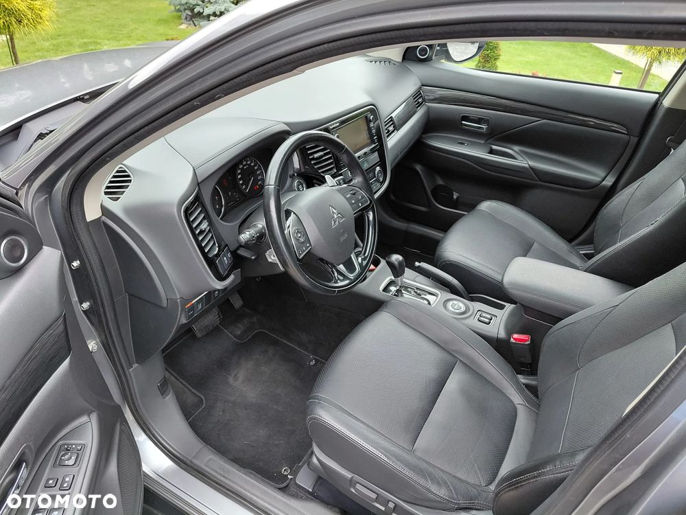 Mitsubishi Outlander 2.0 Instyle SDA 4WD CVT - 14