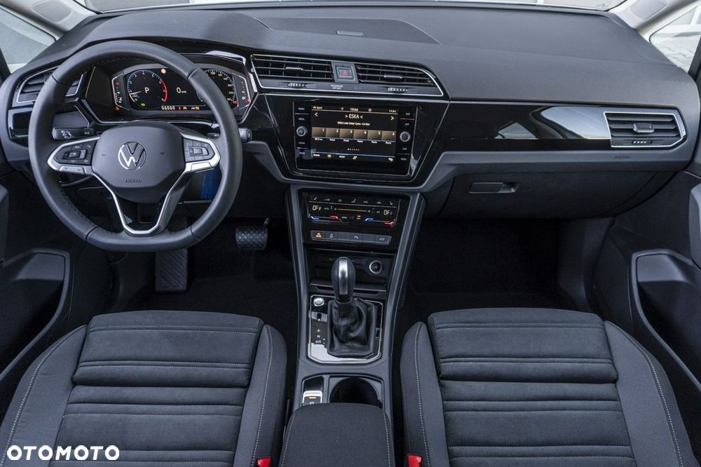 Volkswagen Touran - 17