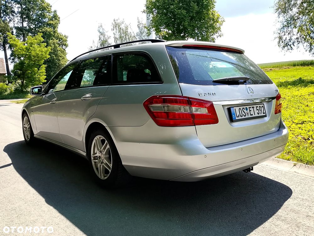 Mercedes-Benz Klasa E 250 CDI DPF BlueEFFICIENCY 7G-TRONIC - 4