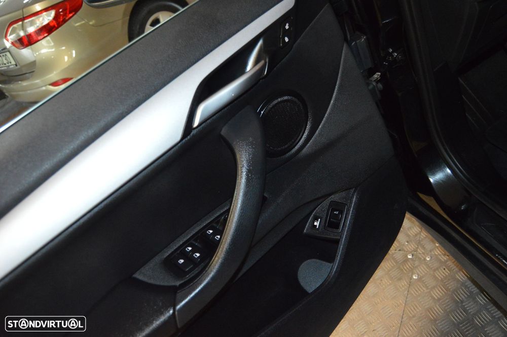 BMW X1 25 e xDrive - 38