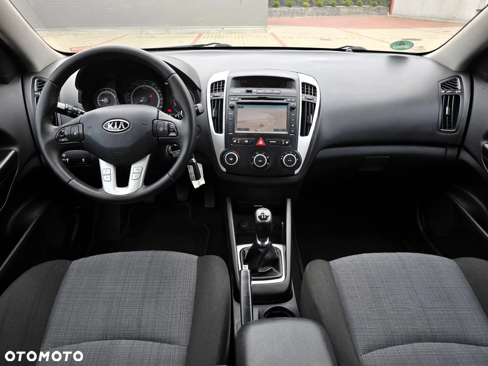 Kia Ceed 1.4 CVVT Spirit - 23