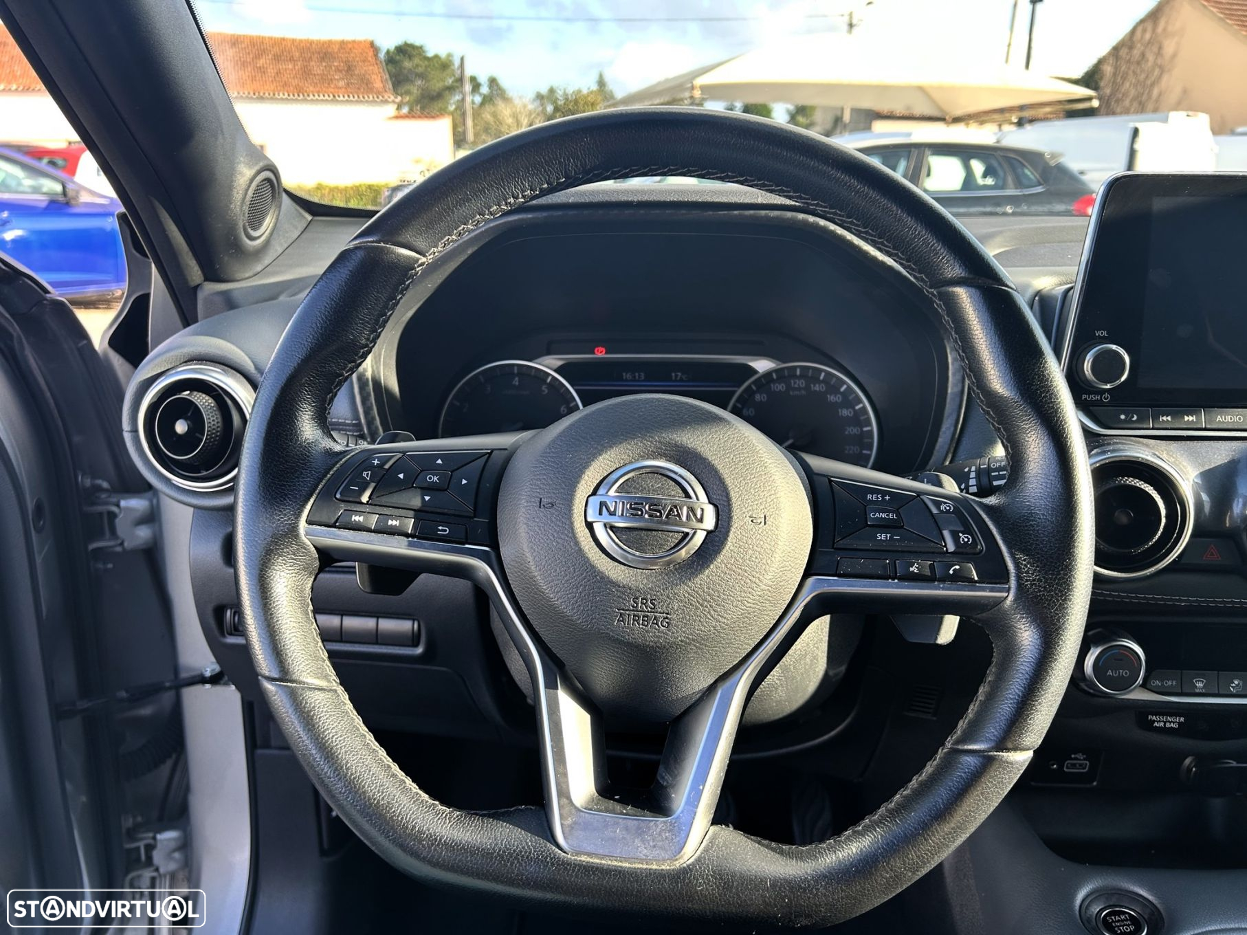 Nissan Juke 1.0 DIG-T N-Connecta DCT - 13