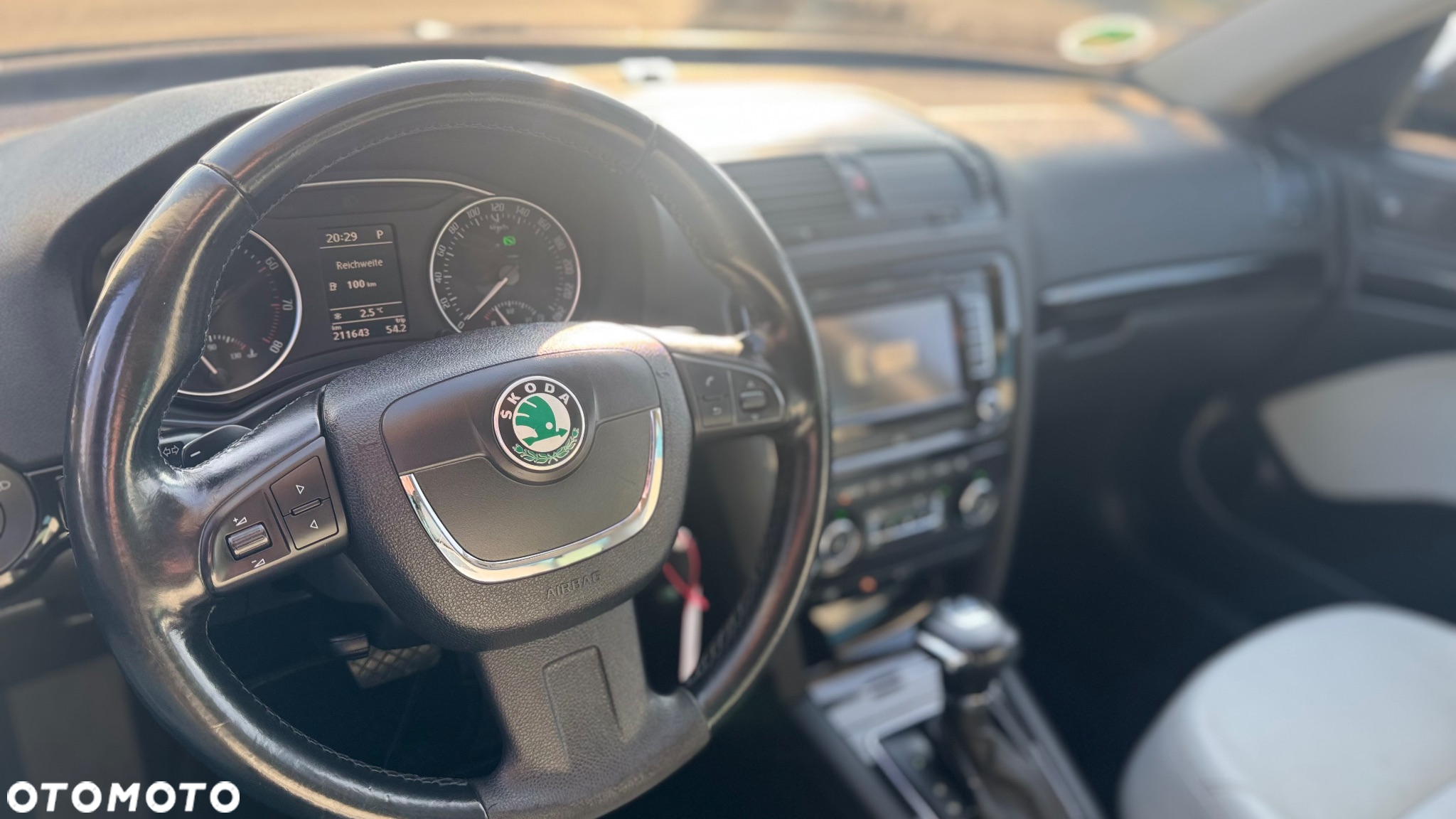 Skoda Octavia 1.8 TSI DSG L&K - 11