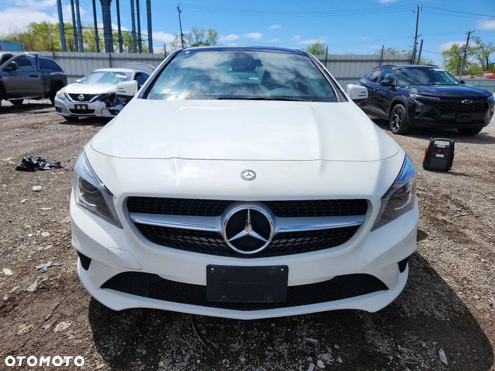 Mercedes-Benz CLA 250 4Matic 7G-DCT - 5