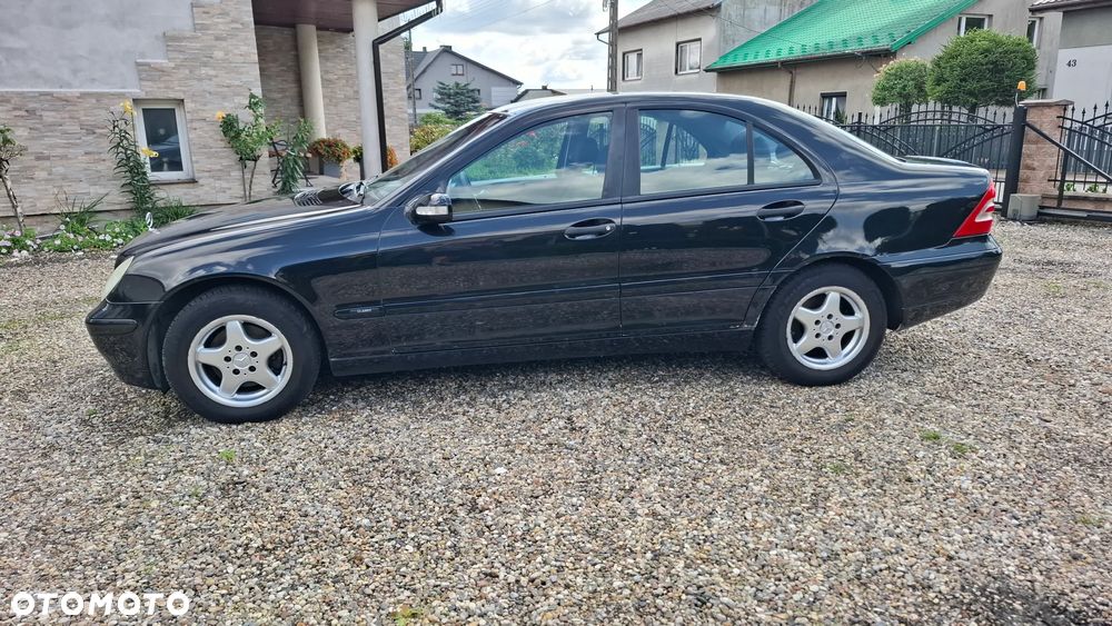 Mercedes-Benz Klasa C 180 Kompressor Classic - 4