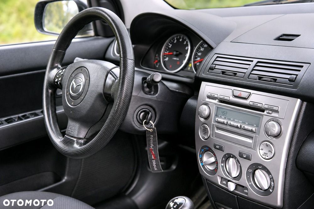Mazda 2 - 10