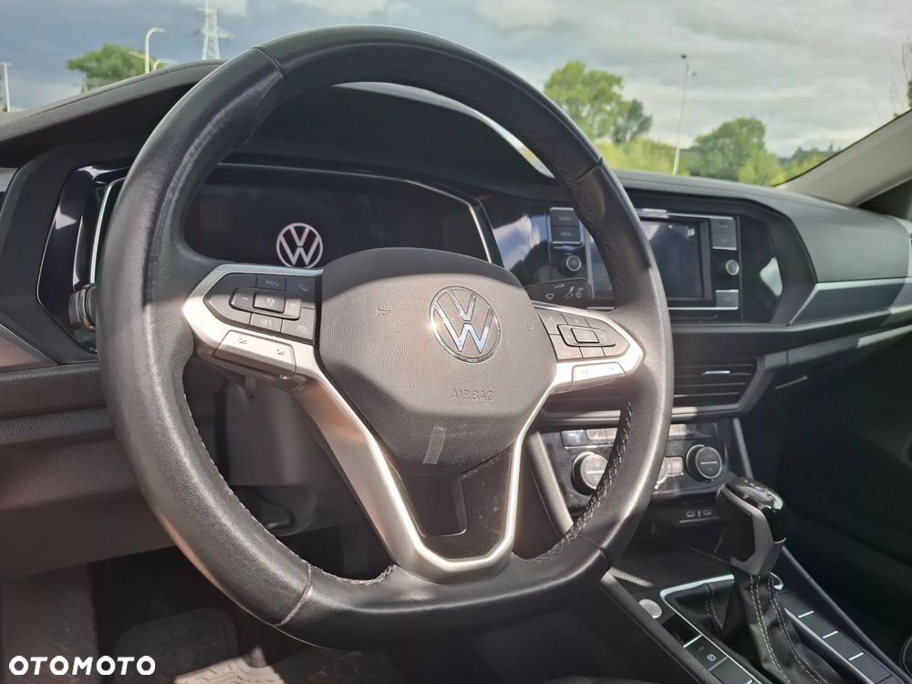 Volkswagen Jetta - 12