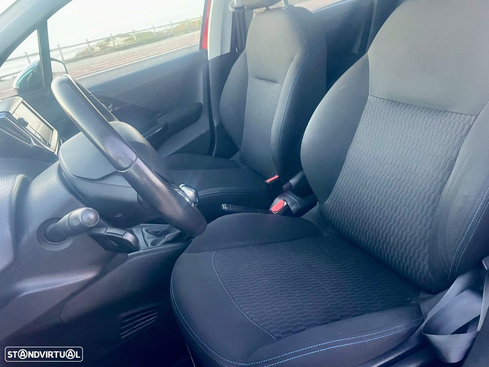 Peugeot 208 1.2 PureTech Style - 12