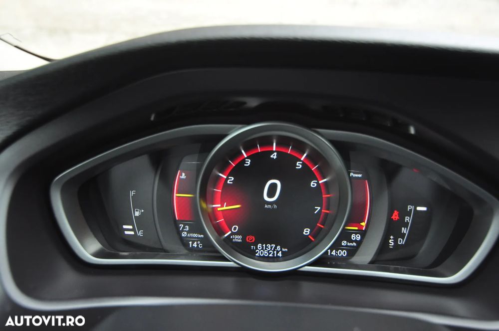 Volvo V40 T2 Geartronic Momentum - 23