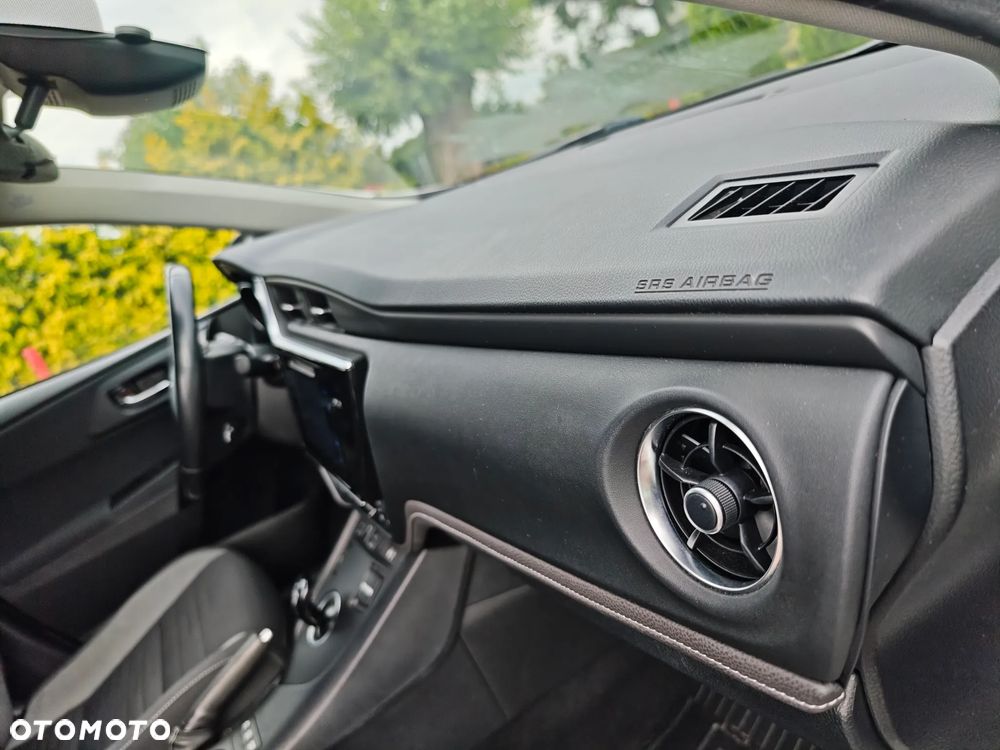 Toyota Auris 1.8 HSD Prestige NAVI - 31