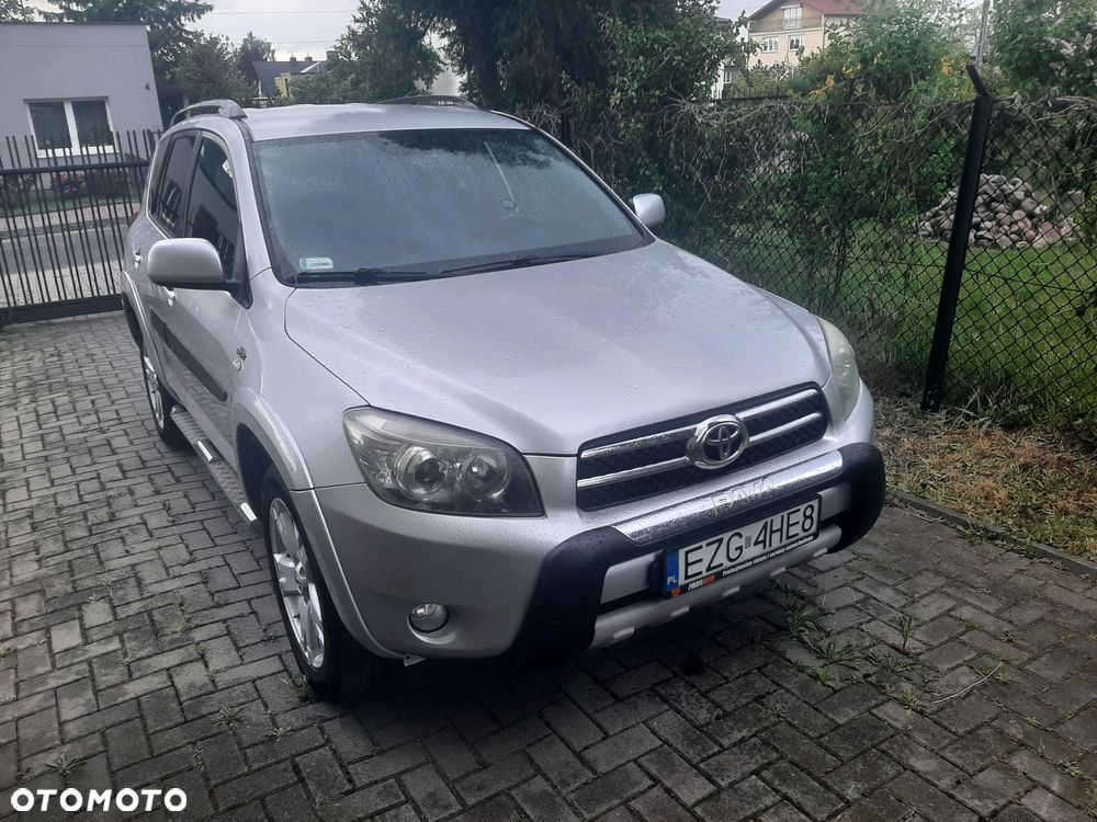 Toyota RAV4 - 3