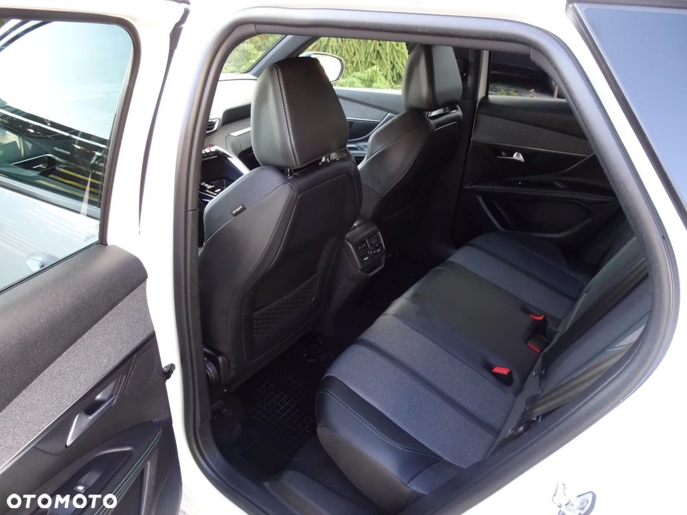 Peugeot 3008 1.5 BlueHDi Allure Pack S&S EAT8 - 19