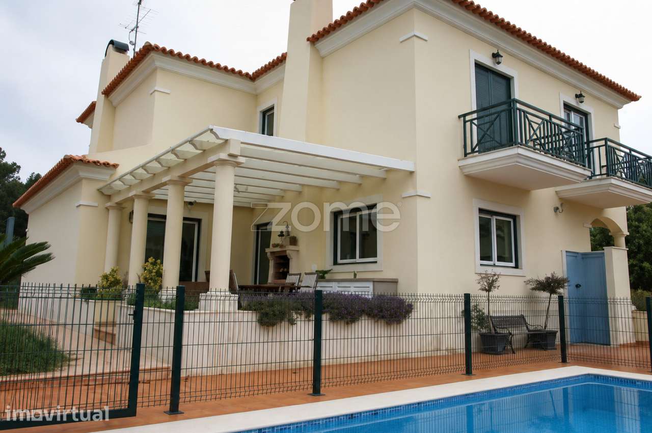 Moradia T4 com 3 suites, ar condicionado e piscina na Costa da Guia. - Grande imagem: 2/23