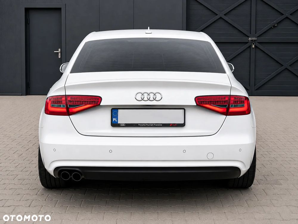 Audi A4 Limousine - 4