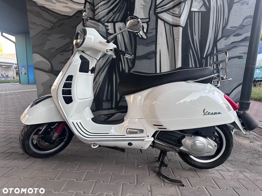 Vespa GTS - 2